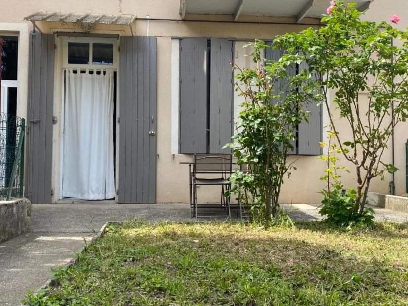 Les Palmiers Apartment Мийо Екстериор снимка